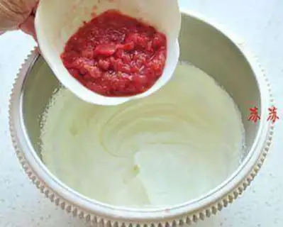 Make Yogurt strawberry cake step 7