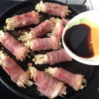 Make Iron-plate bacon mushroom rolls step 7