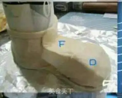 Make Shoes bread step 9