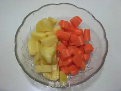 Make Pineapple carrot juice step 1