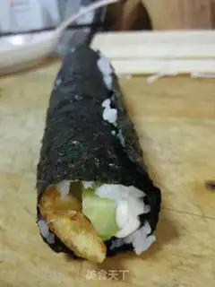 Make Egg cucumber sushi step 4