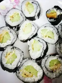 Make Egg cucumber sushi step 5