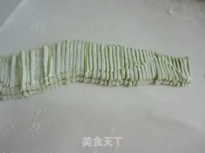 Make Pineseed tomato noodles step 5