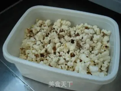 Make Microwave popcorn step 3