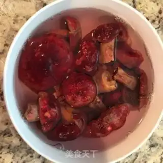 Make Red mushroom edible bone soup step 0