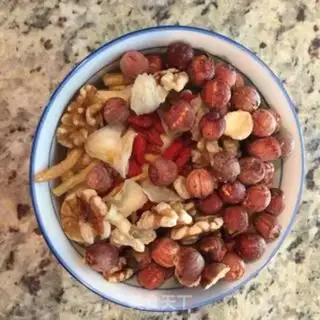 Make Red mushroom edible bone soup step 1