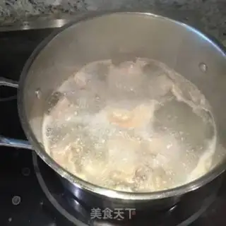 Make Red mushroom edible bone soup step 2