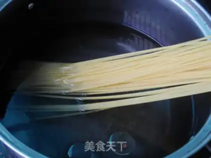 Make Seafood pasta step 1
