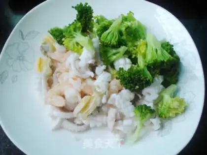 Make Seafood pasta step 6