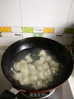 Make Shrimp eggs and dumplings step 2