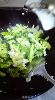 Make Garlic broccoli step 5