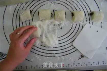 Make Snowflake rice cake step 7