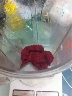 Make A strawberry milkshake step 1