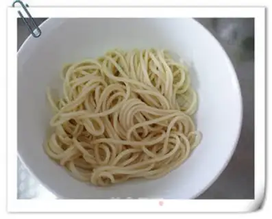Make Twin mushroom beef noodles step 5