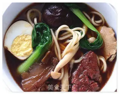 Make Twin mushroom beef noodles step 6