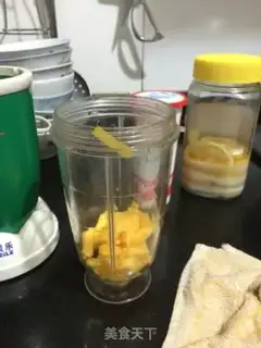 Make Lighten the mango shake step 2