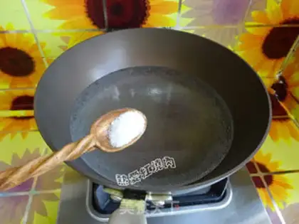 Make Garlic fans step 2