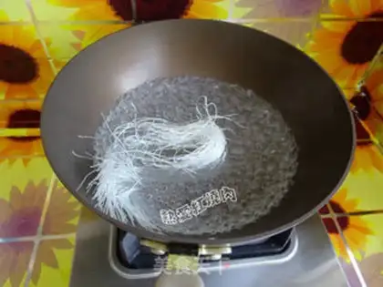 Make Garlic fans step 4