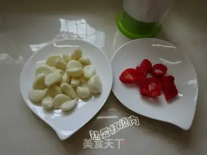 Make Garlic fans step 5