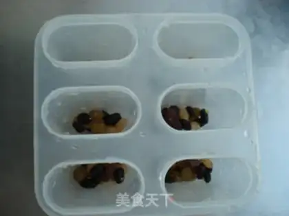 Make Bean milk popsicles step 3