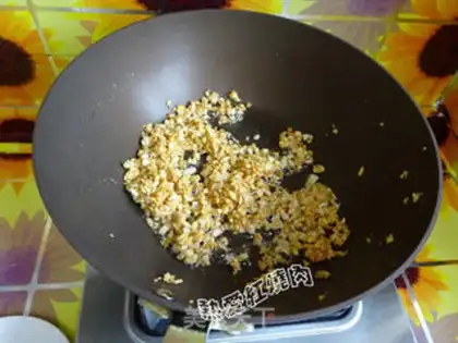 Make Garlic fans step 10