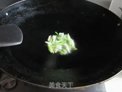 Make Three pieces of rice powder step 5