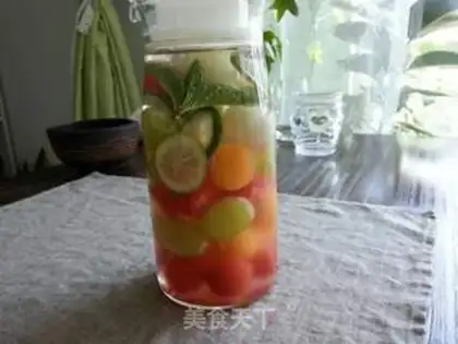 Make Summer cold fruit tea step 2