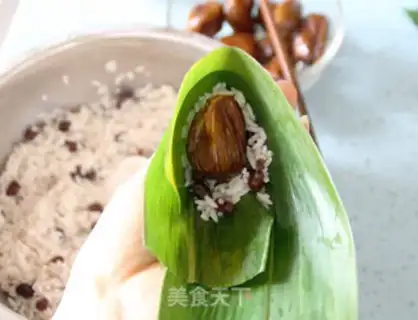 Make Sweet red bean dates step 7