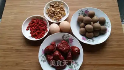 Make Chicken tea with red dates step 0