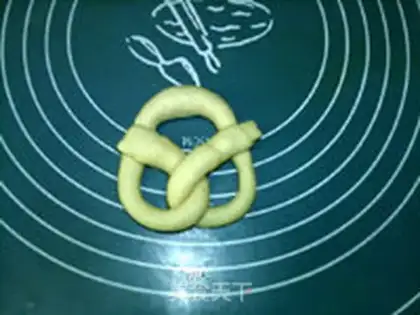 Make A German twister step 19