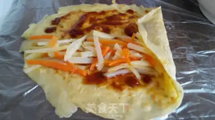 Make Delicious egg burrito step 4