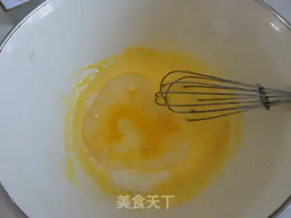 Make Carnation cake rolls step 3