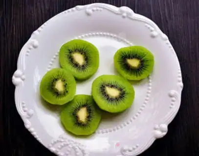 Make Little turtle fruit platter step 1
