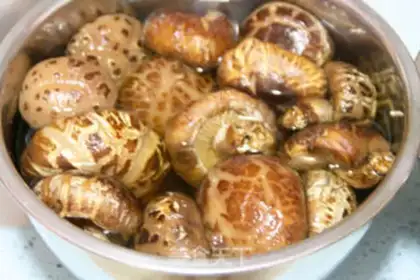 Make Poppy mushrooms and meat step 3