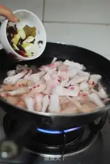 Make Pepper loves chicken claws step 5