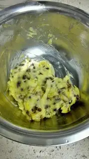 Make raisin cookies step 3
