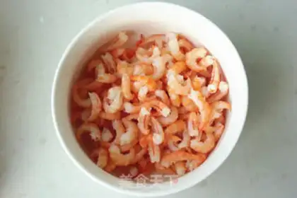 Make Mini shrimp veggie pizza step 2