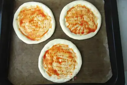 Make Mini shrimp veggie pizza step 5