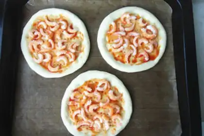 Make Mini shrimp veggie pizza step 6