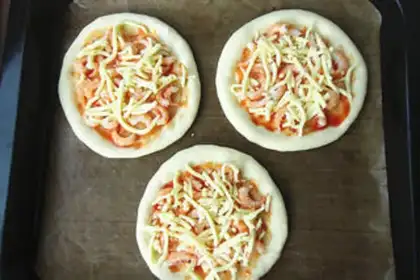 Make Mini shrimp veggie pizza step 7