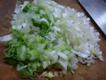 Make Onion pork dumplings step 2