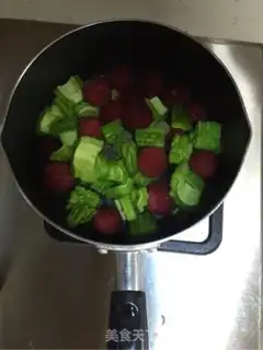 Make Yang Mei cooks bitter melons step 2