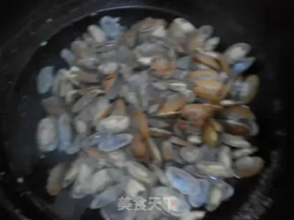 Make Spicy clams step 2