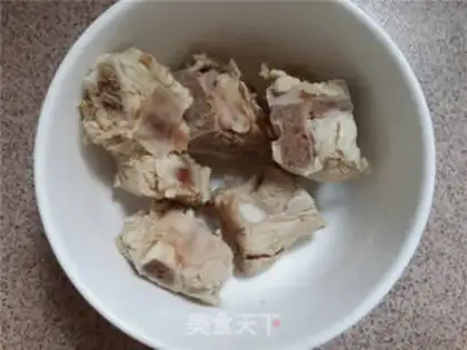 Make The mackerel and salsa stewed ribs step 0