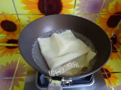 Make Spicy dress, bean roll step 2