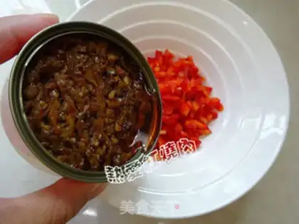 Make Spicy dress, bean roll step 3