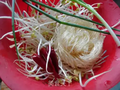 Make Bean sprouts step 0
