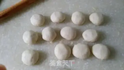 Make Fresh meat mooncake step 3