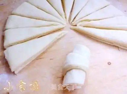 Make Tore butter bread with your hands step 11