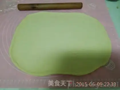 Make Seaweed pine rolls step 4
